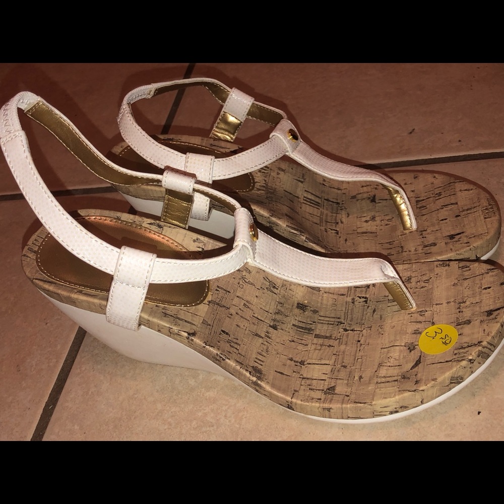 Raevyn wedges